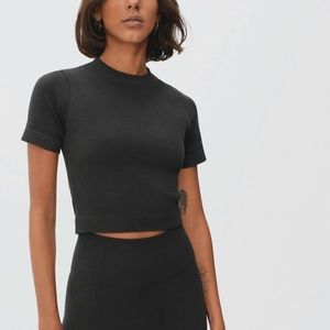 Everlane The Seamless Tee